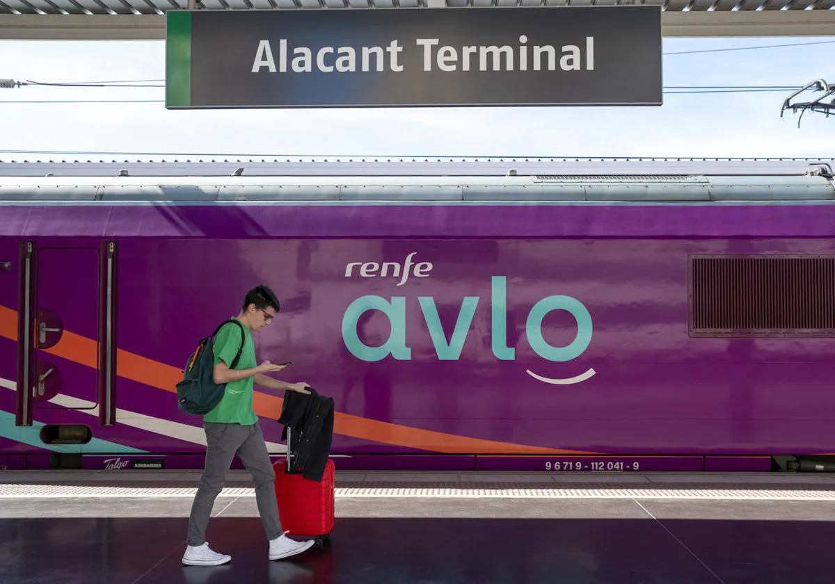 Tren Avlo Alicante-Madrid.