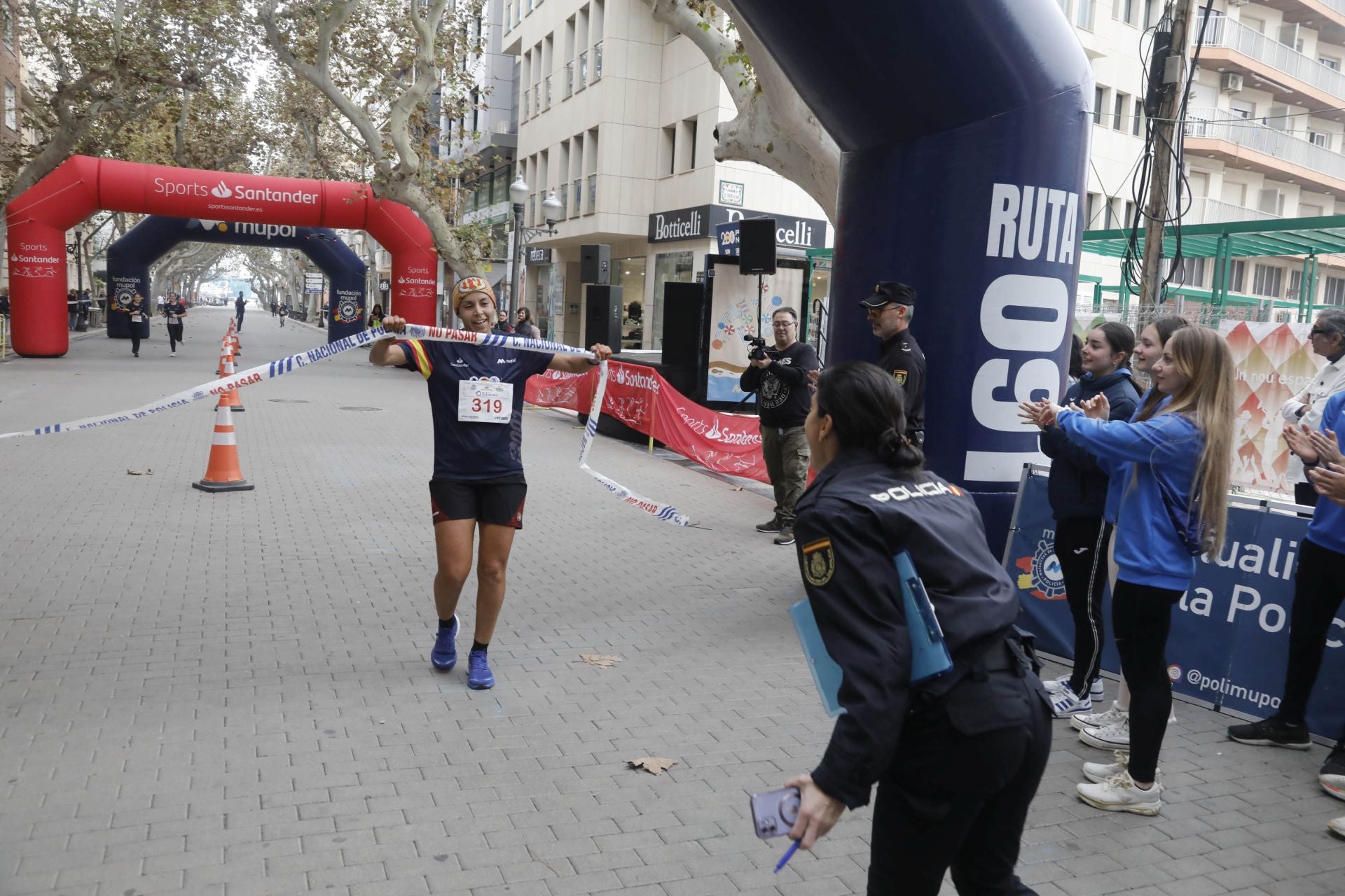 Búscate en la carrera solidaria &#039;Ruta 091&#039; organizada por la Policía Nacional de Dénia