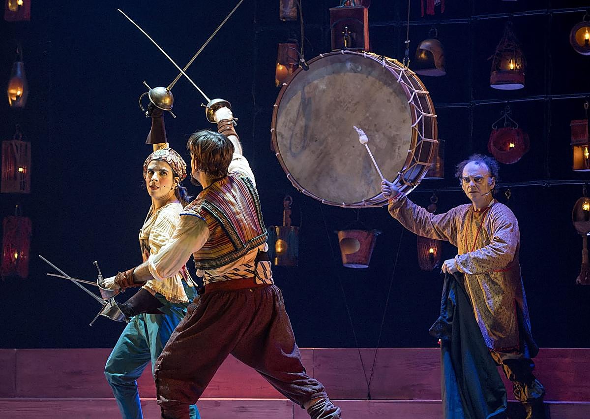 Imagen secundaria 1 - Estreno de 'Farra' 