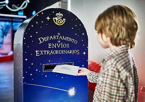 Buzón mágico para entregar las cartas de Navidad.