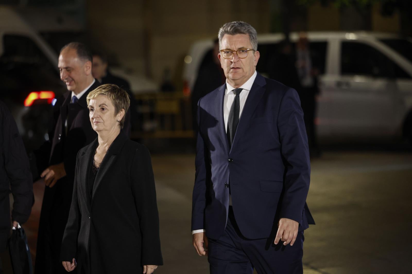 El primer funeral por las víctimas de la DANA pide unión mientras aparca el partidismo