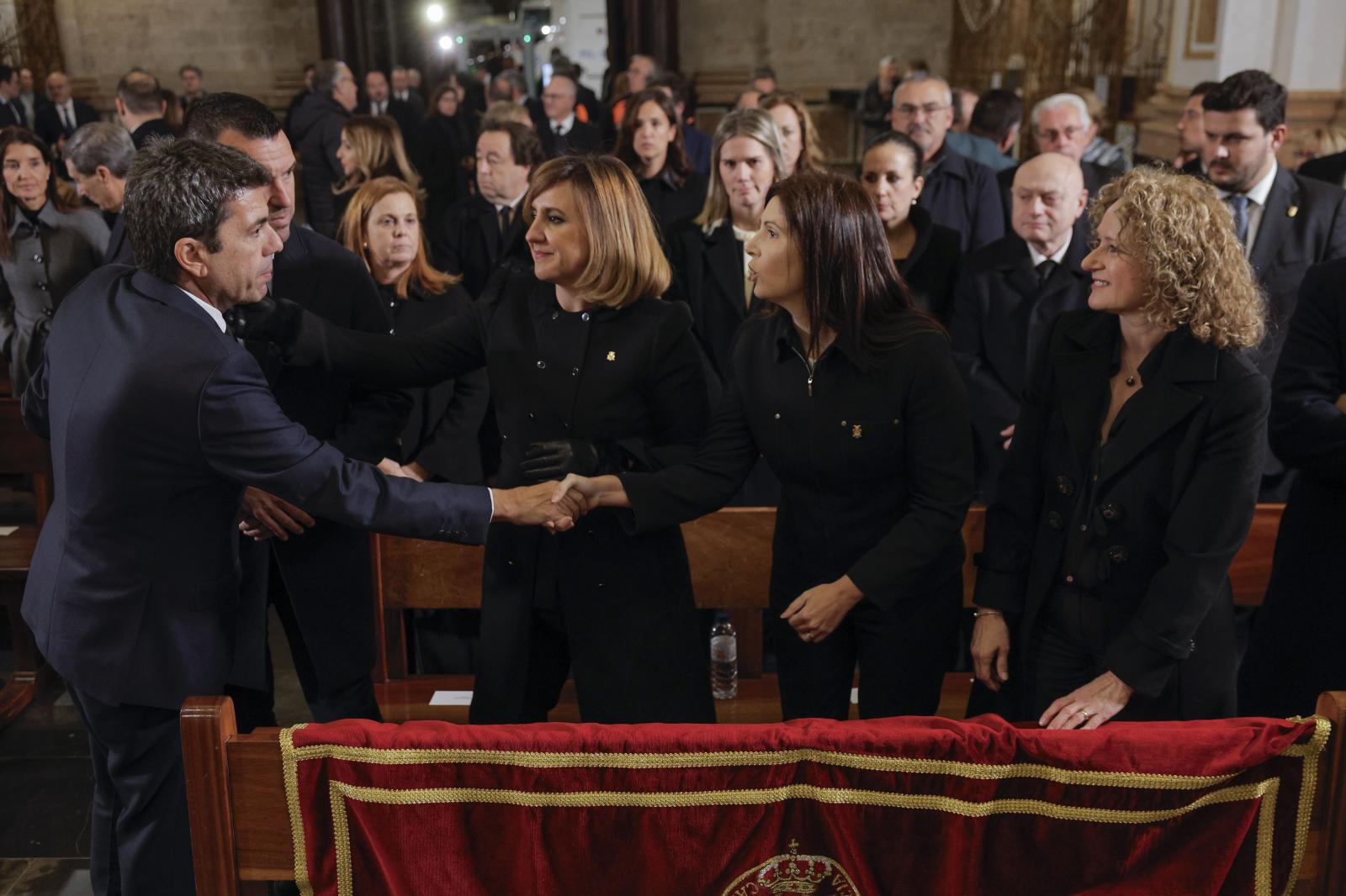 El primer funeral por las víctimas de la DANA pide unión mientras aparca el partidismo