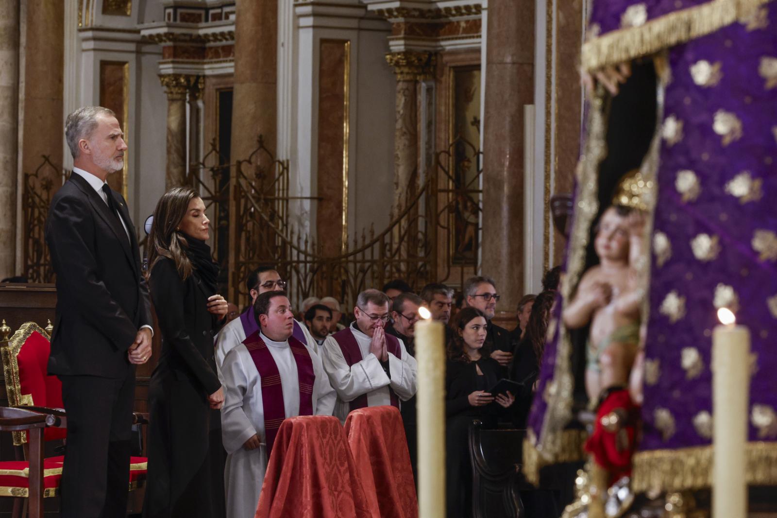 El primer funeral por las víctimas de la DANA pide unión mientras aparca el partidismo