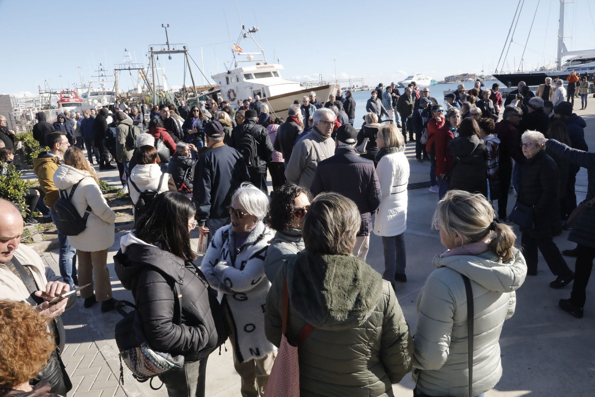 Los puertos pesqueros de Alicante se unen contra el hachazo a los días para faenar