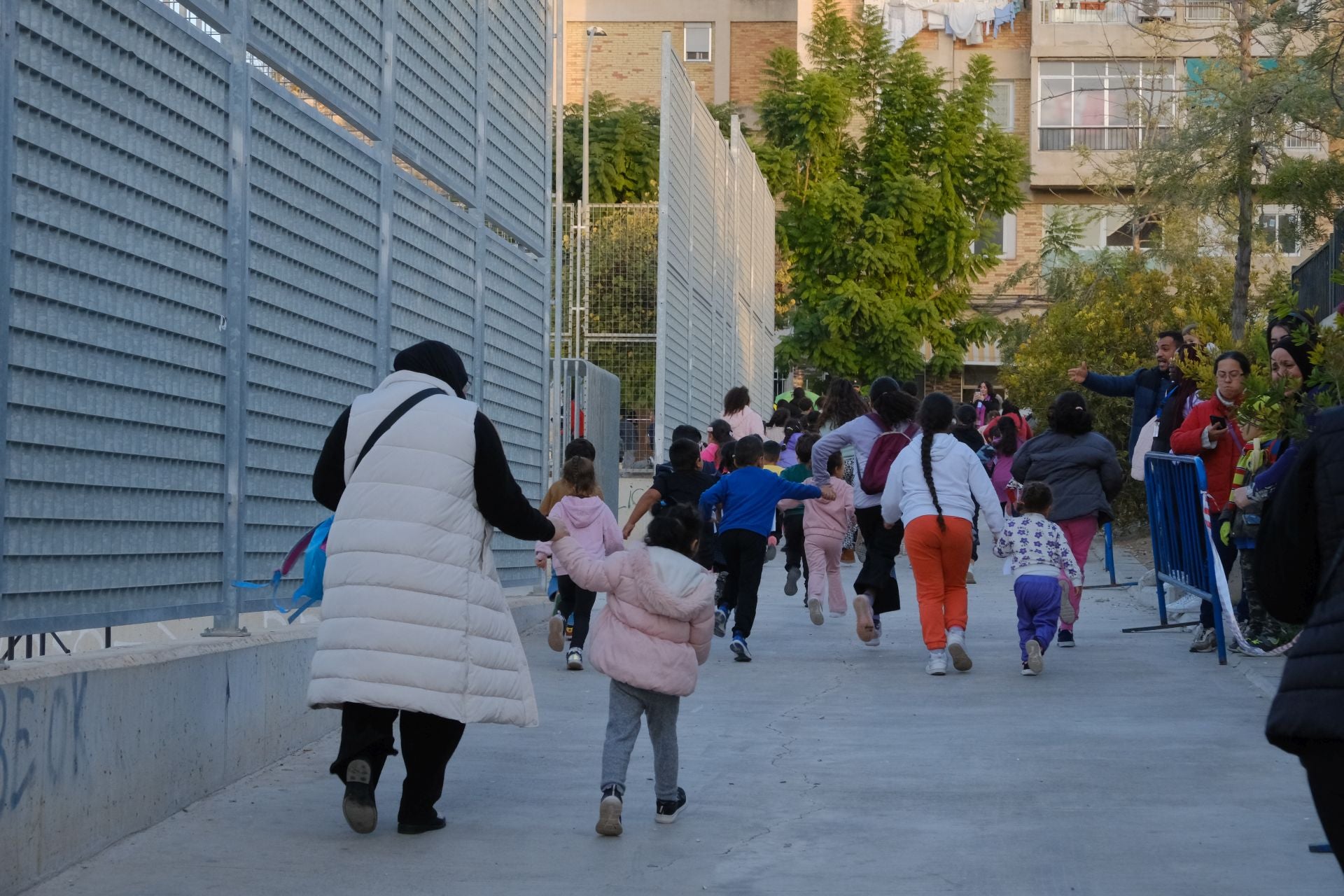 Jornada de juegos infantiles &#039;Pasos que conectan&#039; en Colonia Requena