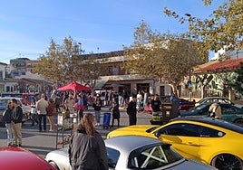 Concentración de coches clásicos en El Campello.