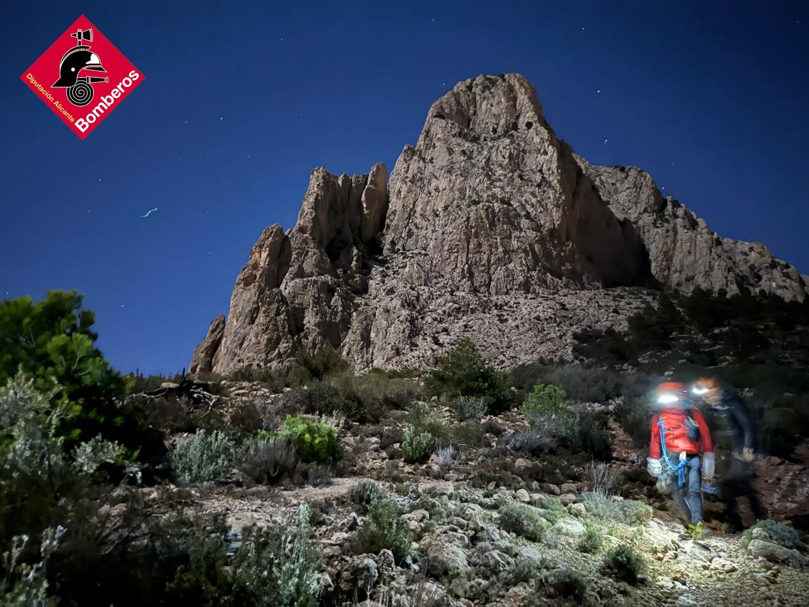 Imagen secundaria 2 - Rescatados dos escaladores en el Puig Campana en Finestrat