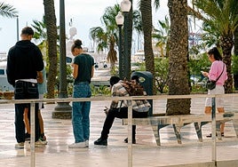 El rector de la UMH (derecha) comparece tras el fallo de la Justicia sobre la implantación del Grado de Medicina en la UA.