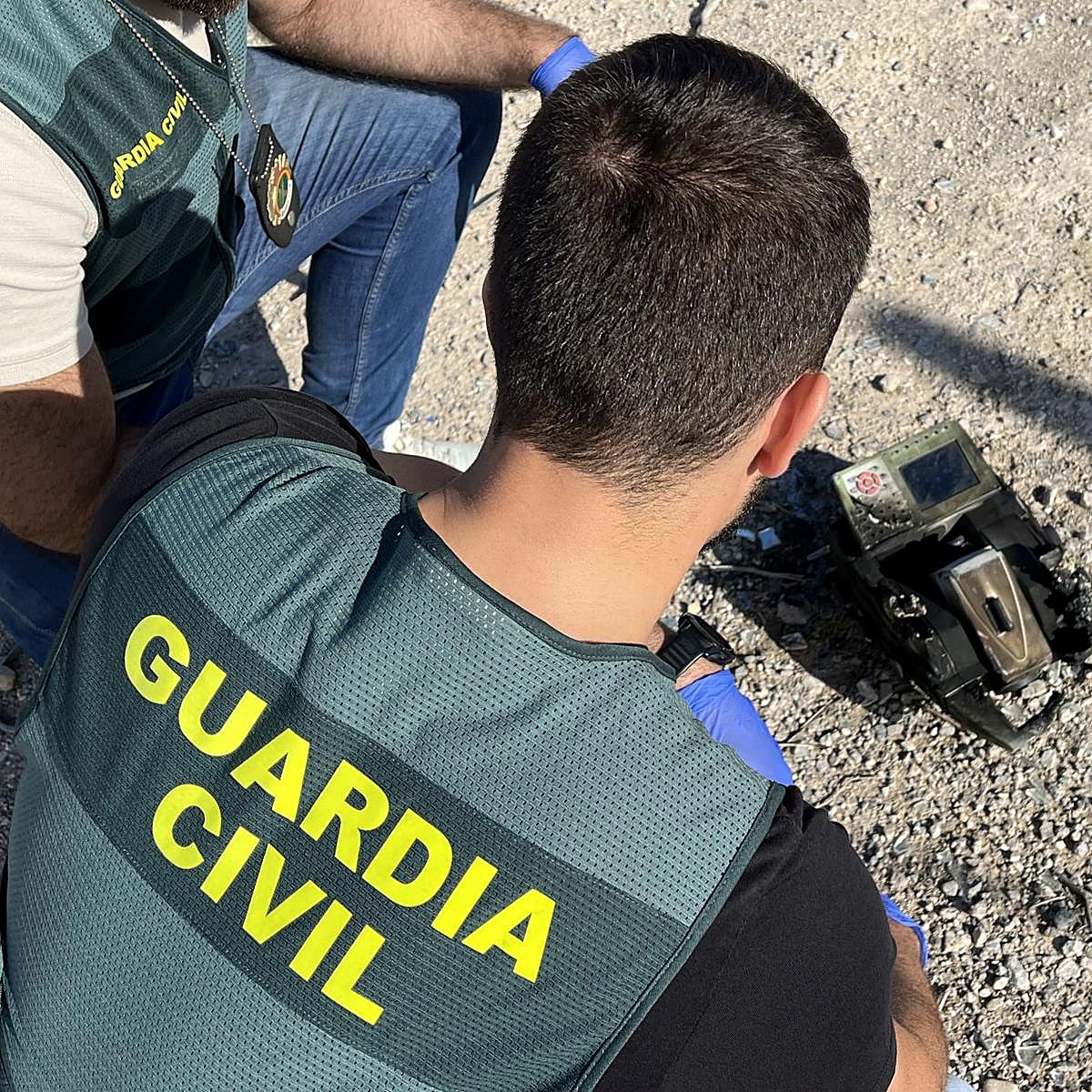 Imagen principal - Susto en el barrio alicantino de Benalúa por un escape de gas