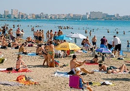 Una playa de Alicante en otoño.