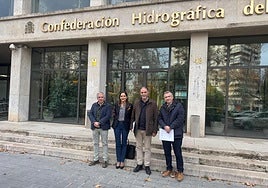 Representantes de la Generalitat en la sede de la Confederación Hidrográfica del Júcar.