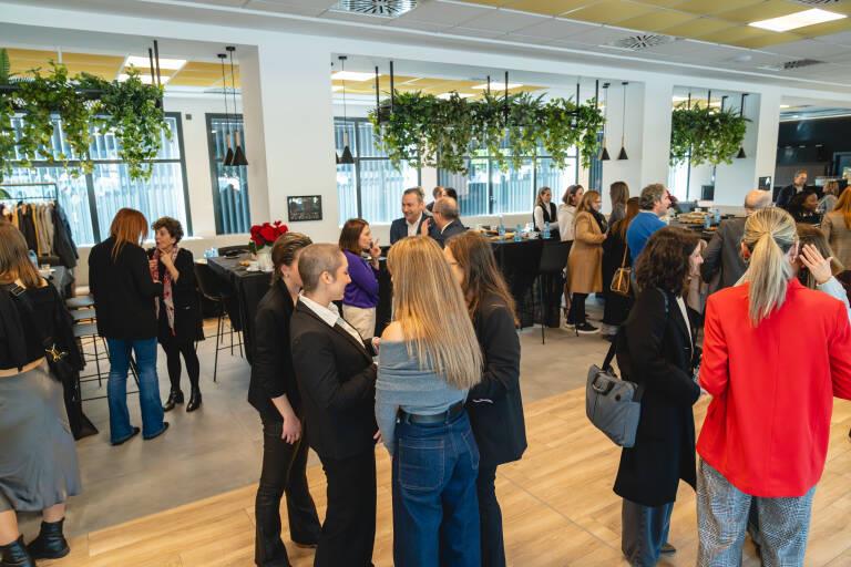 Imagen del desayuno navideño solidario a favor de Aspanion.