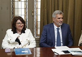 Adolfo Utor con la rectora Amparo Navarro.