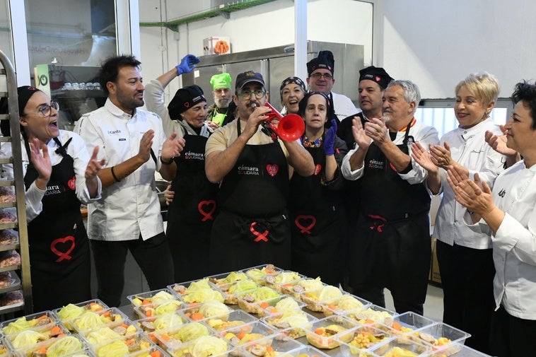 La cocina de Alicante Gastronómica Solidaria en la presentación.