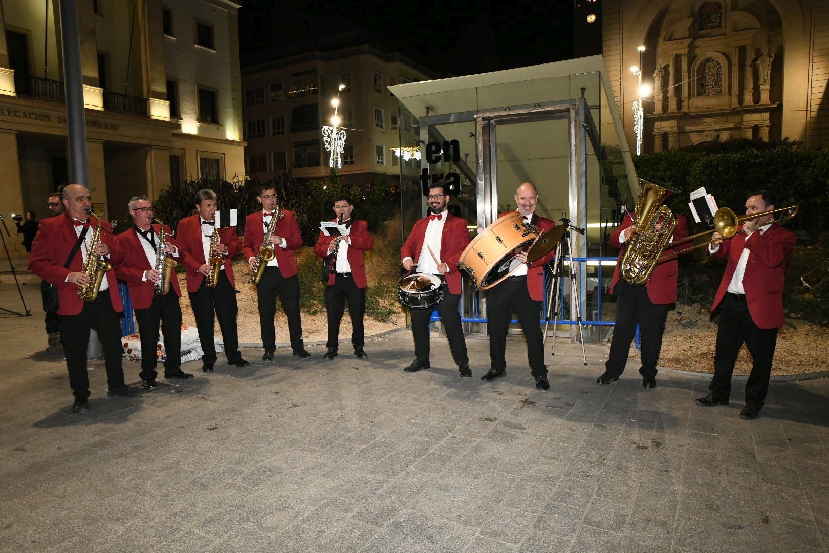 El alzheimer arde en la hoguera de Navidad de Alicante