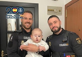 Los agentes con el niño.