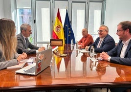 Reunión del equipo de gobierno de Ibi con representantes del ejecutivo central.