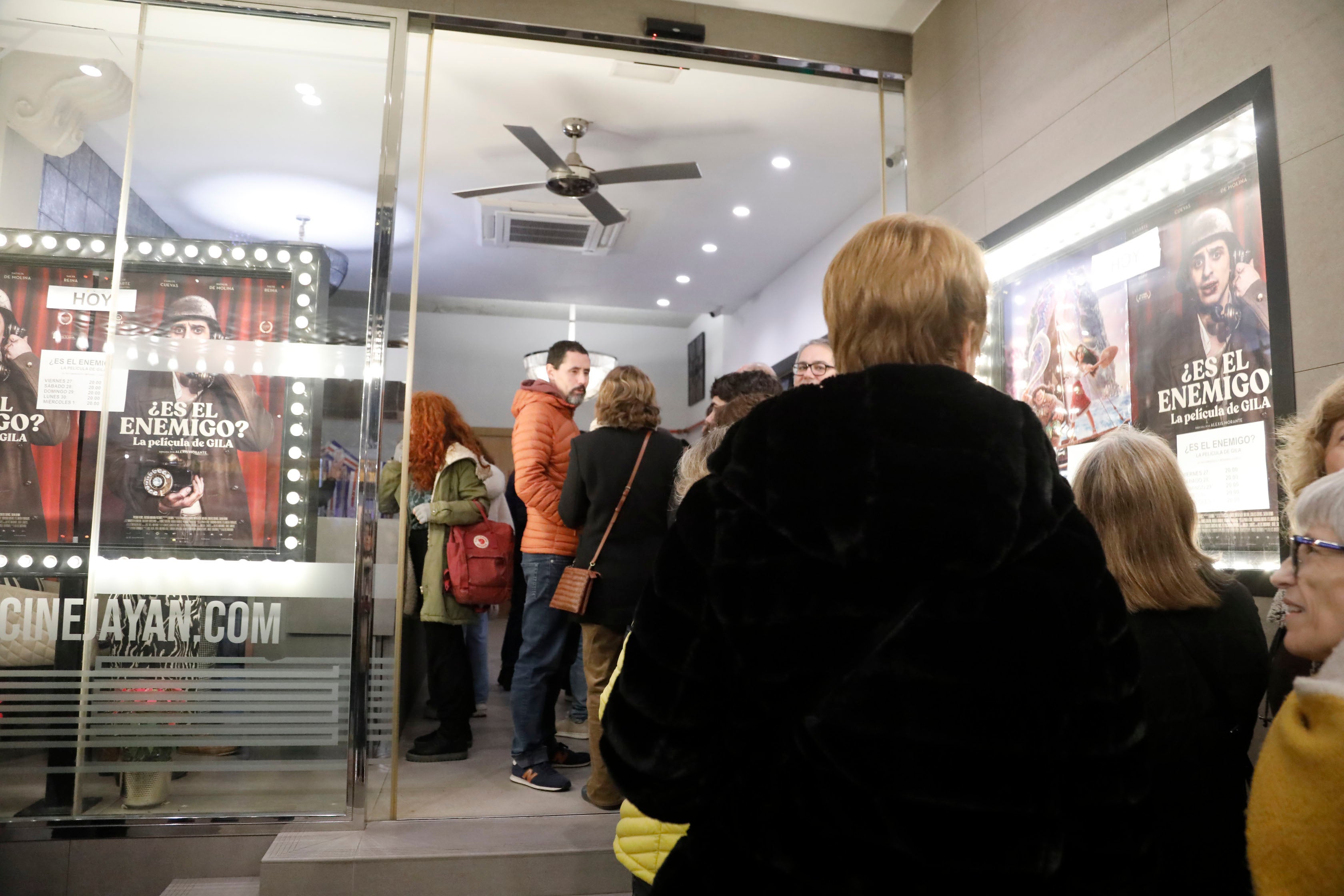Óscar Lasarte emociona a Xábia en la presentación de &#039;¿Es el Enemigo? La película de Gila&#039;