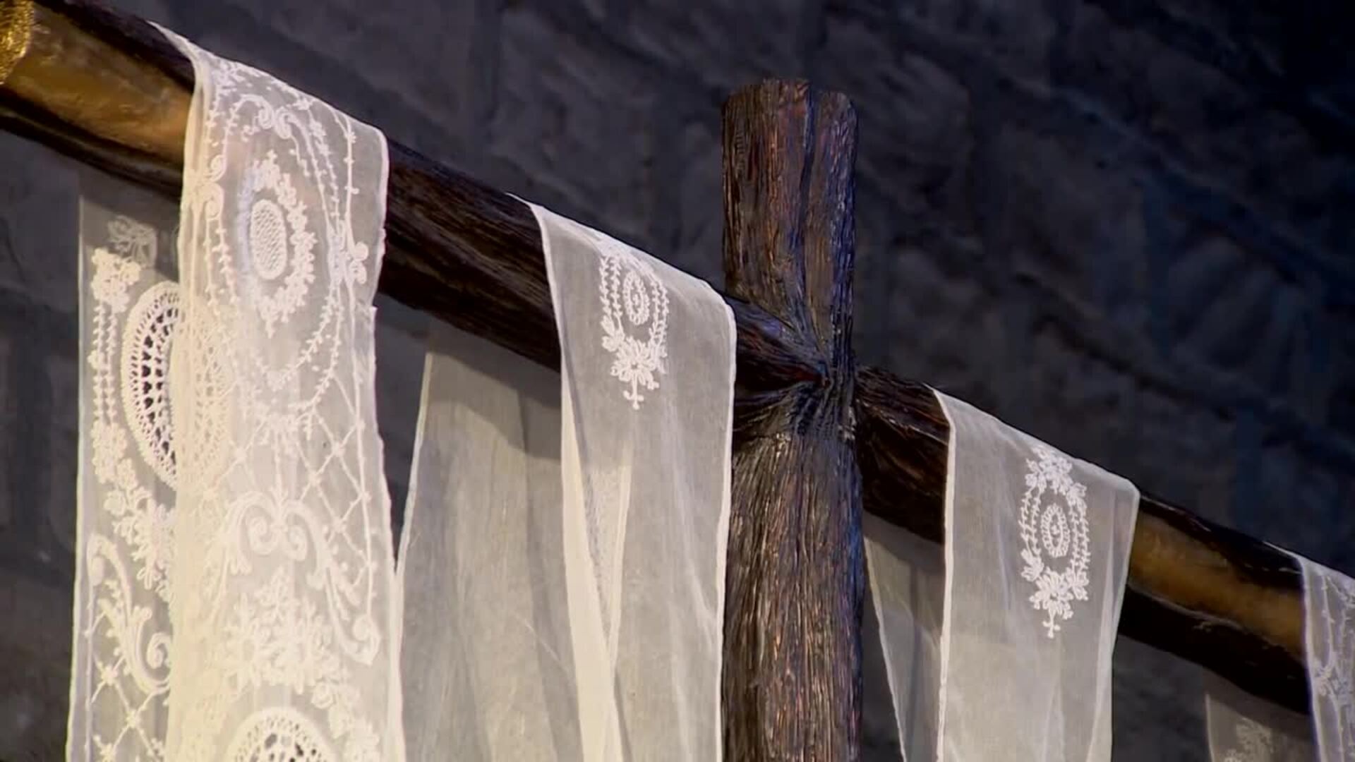 Todo listo en la Iglesia de San Jaume (Barcelona) para el Viernes Santo