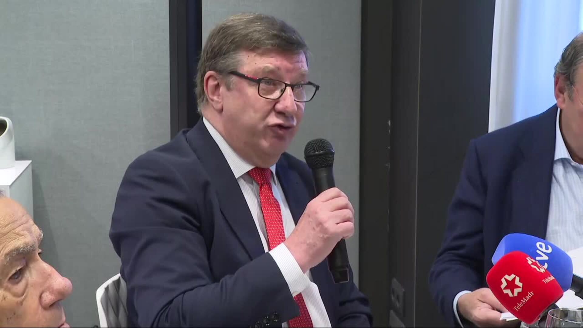 El secretario general de la Mesa de Turismo carga contra el decreto de registro de viajeros