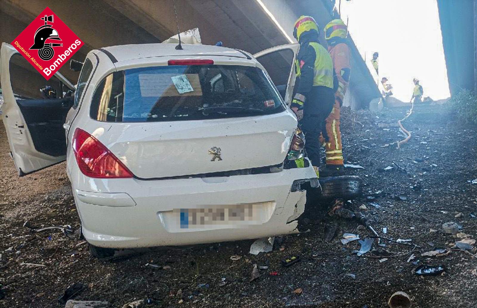 Imagen secundaria 2 - Más imágenes del accidente.