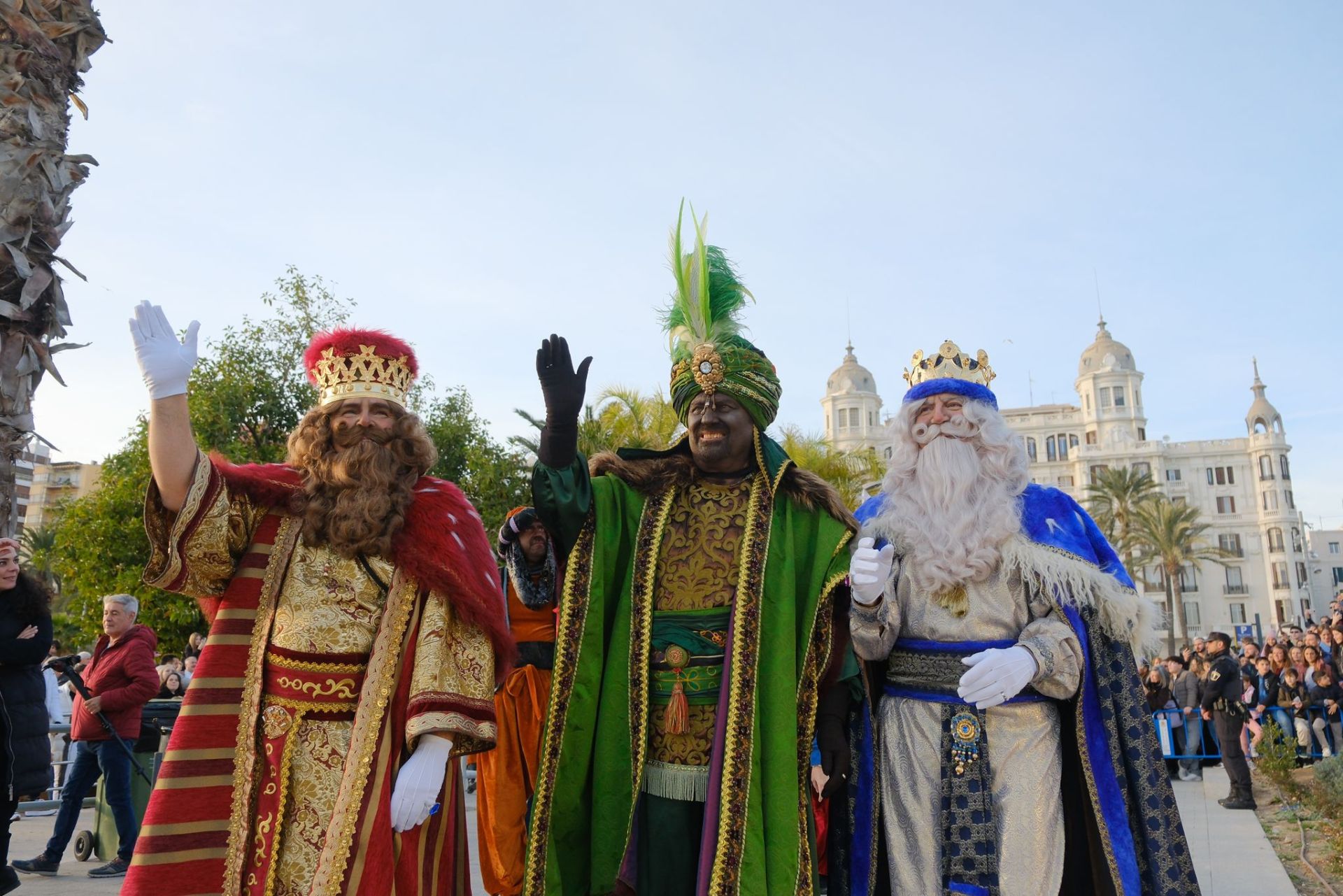 Los Reyes Magos desembarcan en el Puerto de Alicante