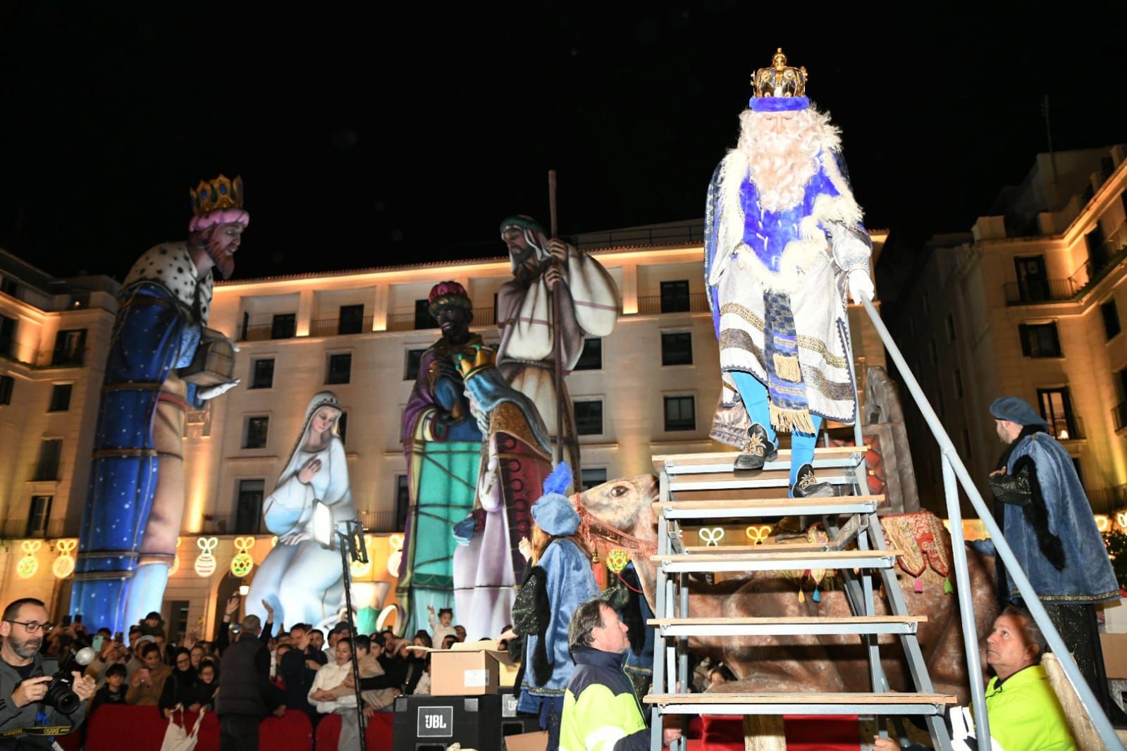 Los Reyes Magos llenan de magia Alicante