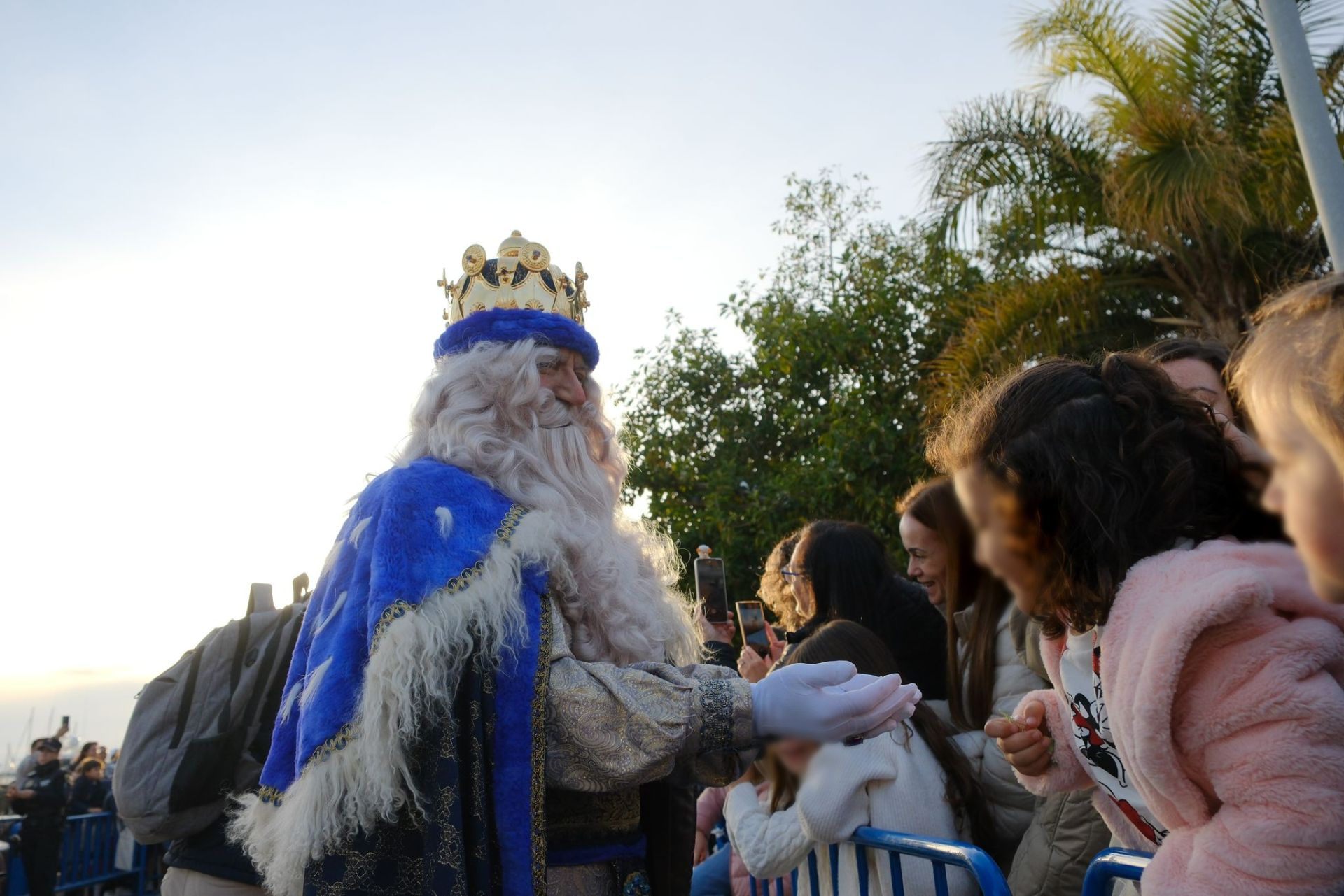 Los Reyes Magos desembarcan en el Puerto de Alicante