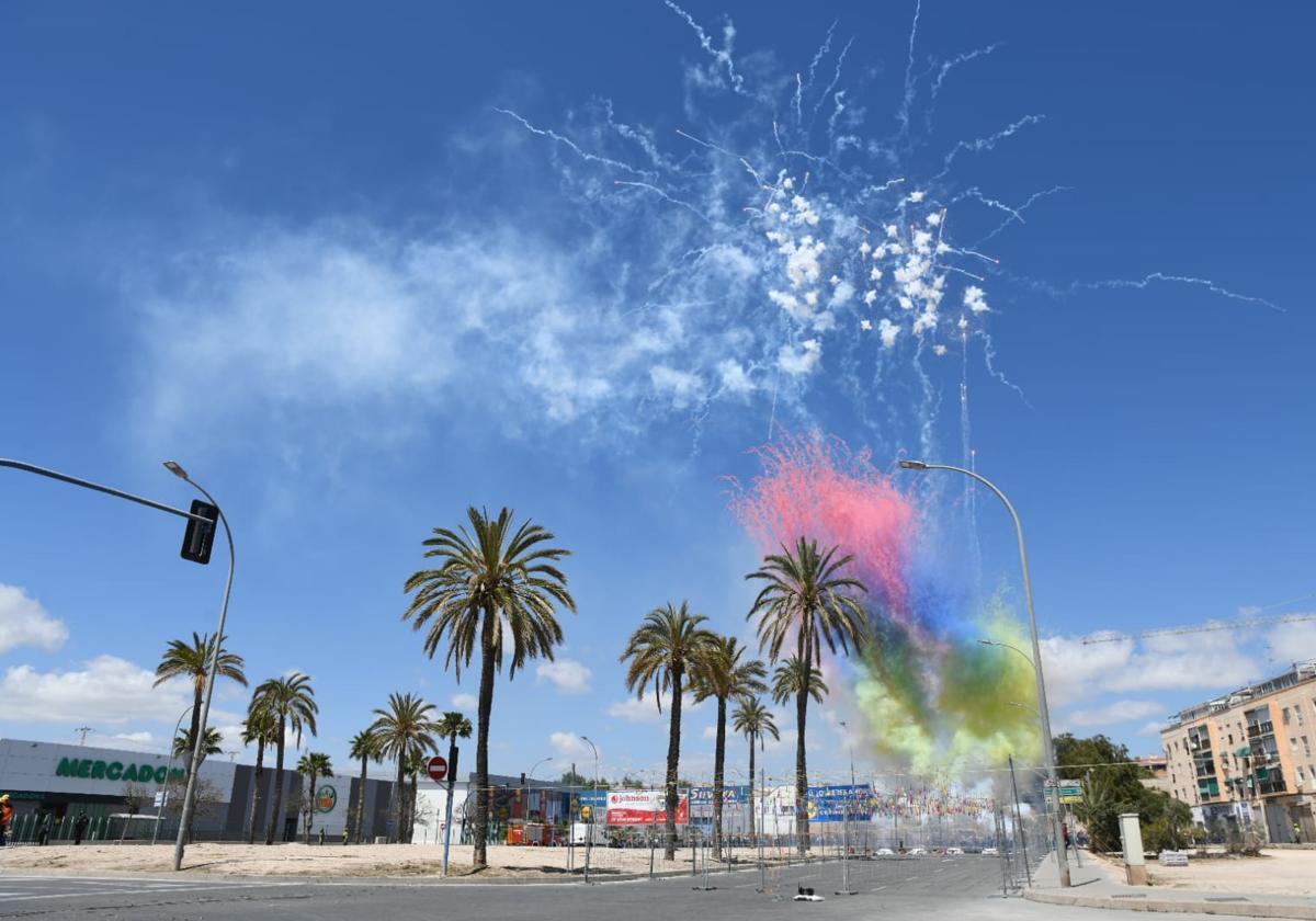 Mascletà del ciclo 'Pólvora tot l'any' en el sector dos.