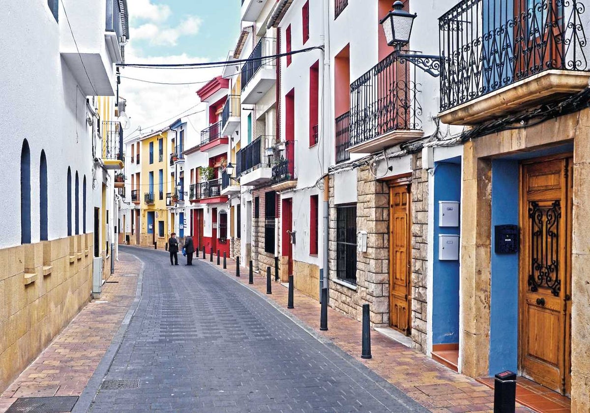 Imagen de una calle residencial del centro de La Nucía