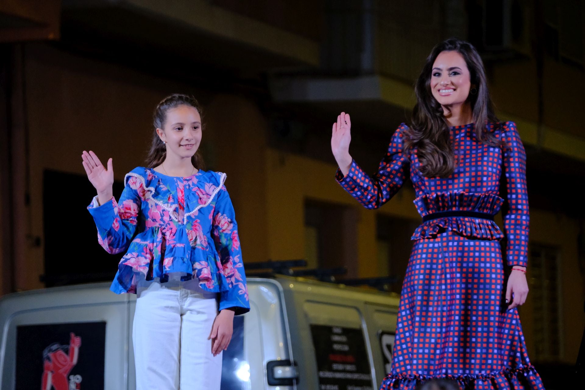 Homenaje a las candidatas a bellea del foc