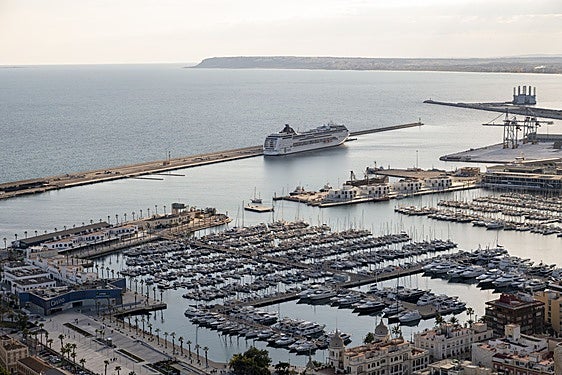 Puerto de Alicante.