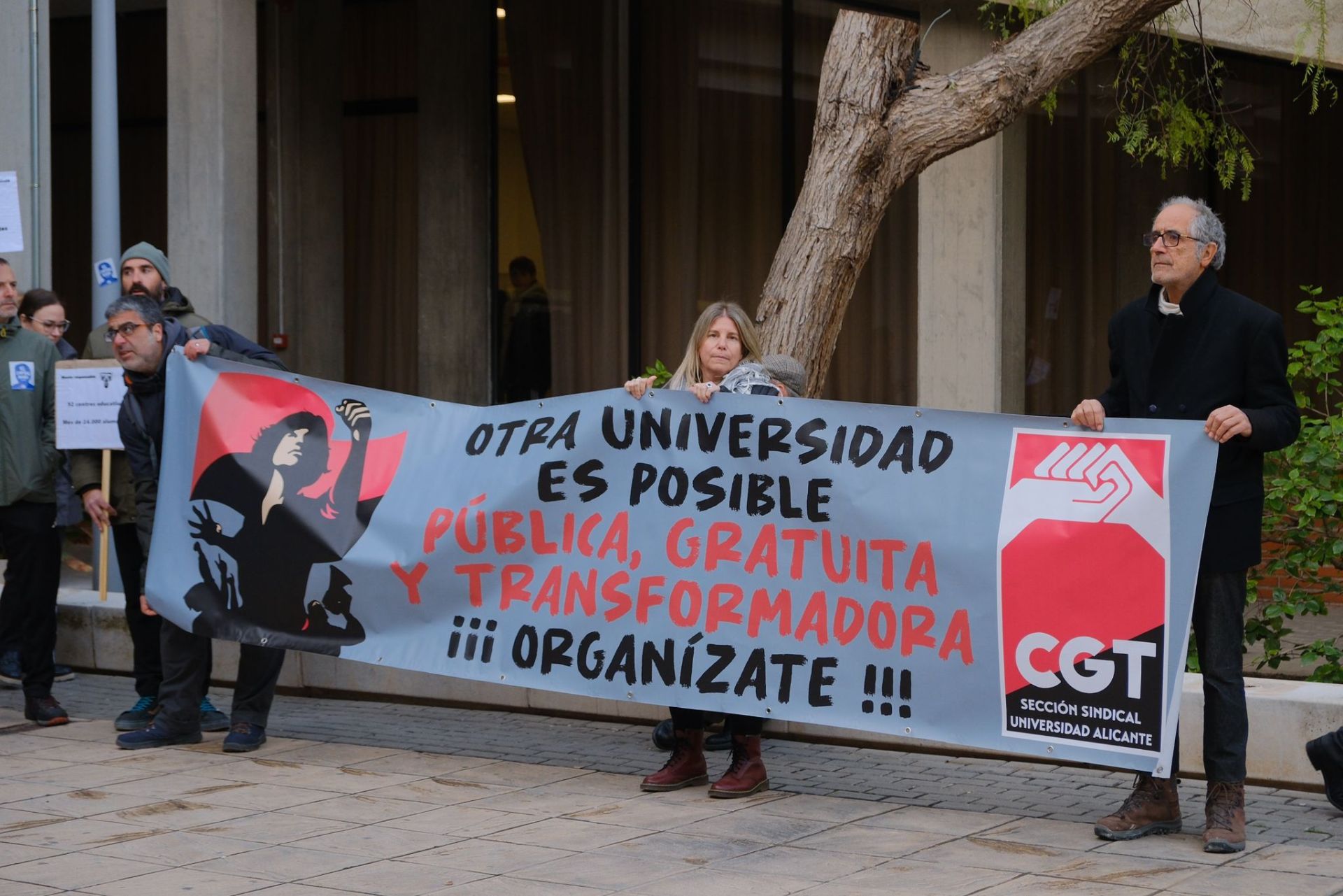 Así ha sido la protesta contra Mazón en la UA