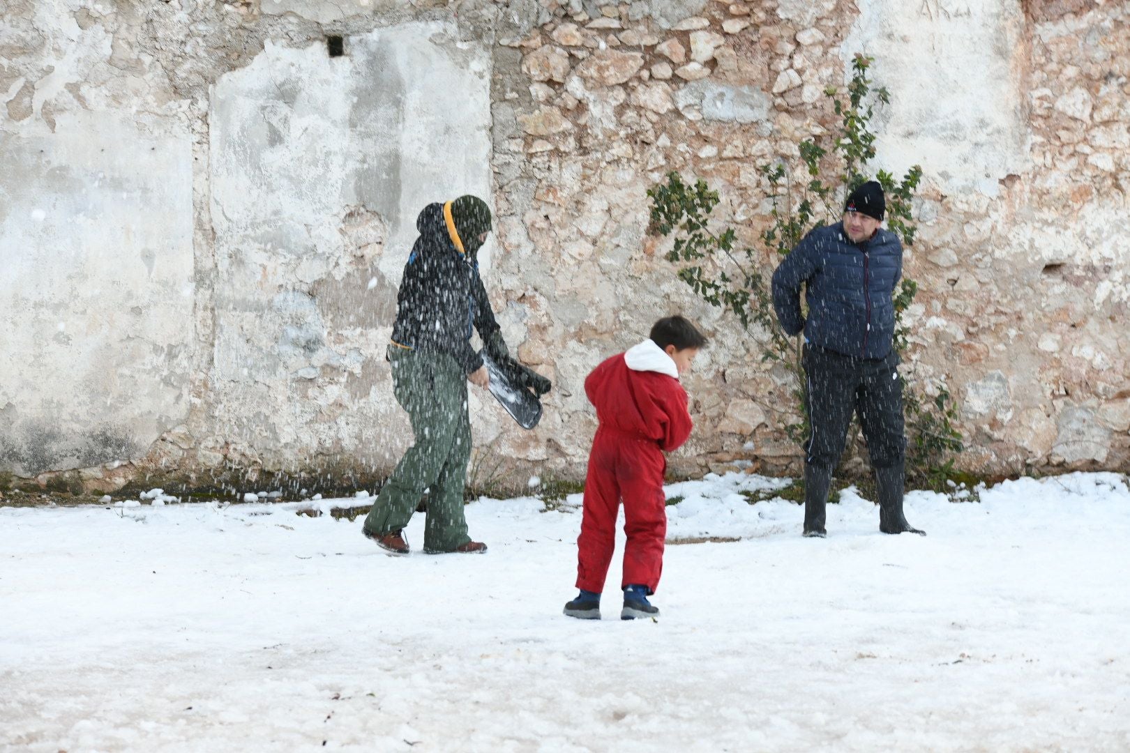 Los alicantinos disfrutan de un día en la nieve