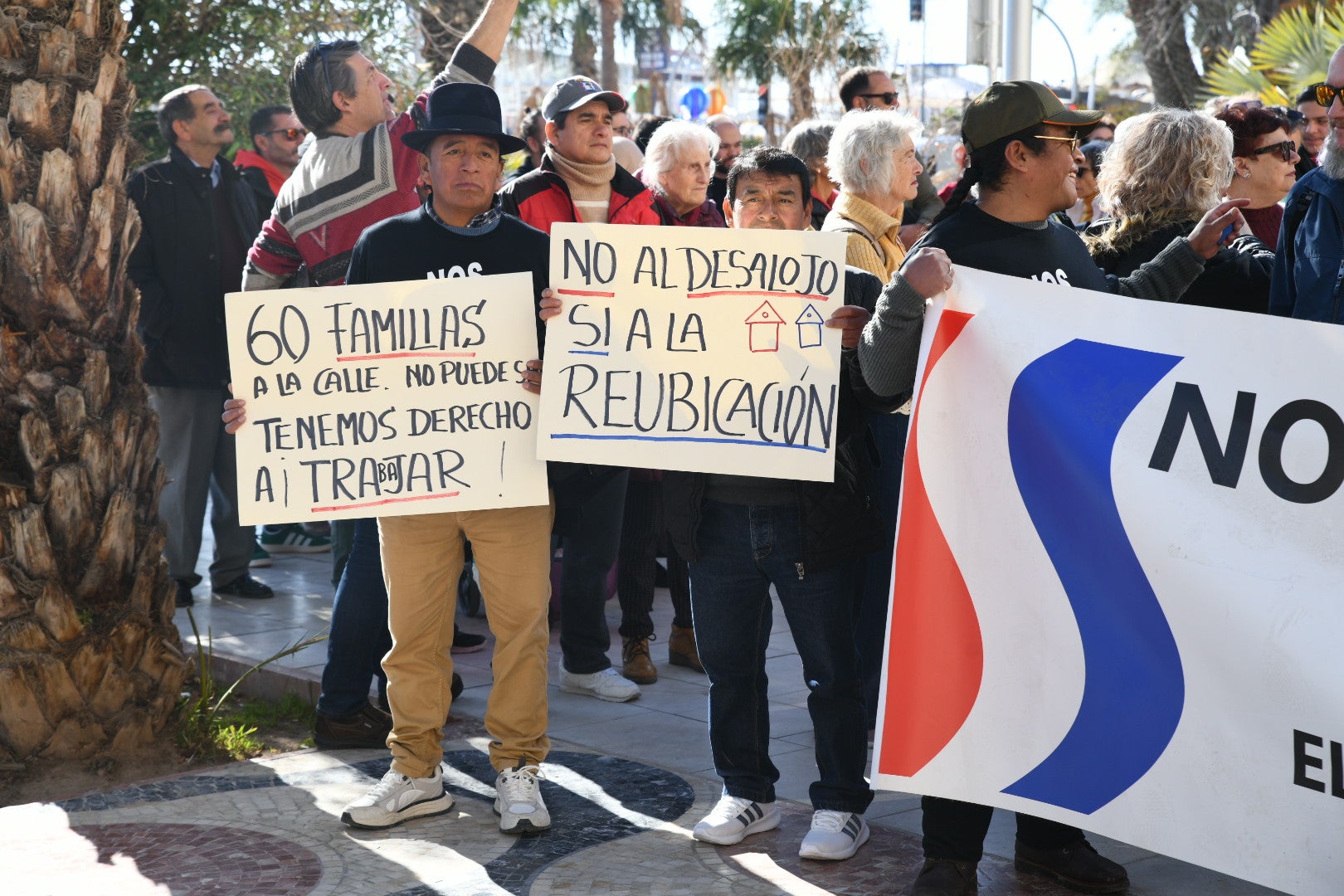 Primera manifestación de los &#039;hippies&#039; de la Explanada tras el cierre