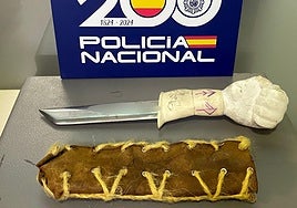El machete con el que el detenido amenazó a la empleada.