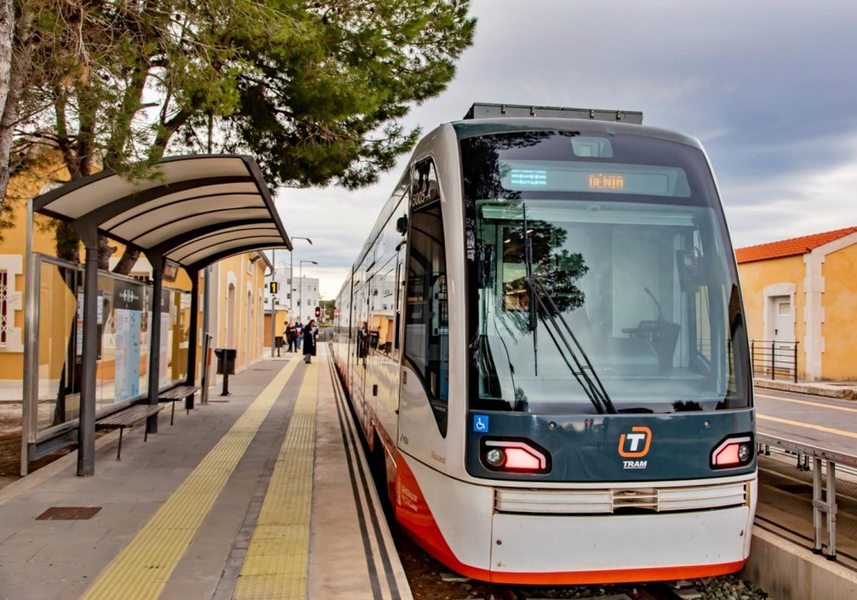 Tram de Alicante entre Benidorm y Dénia.