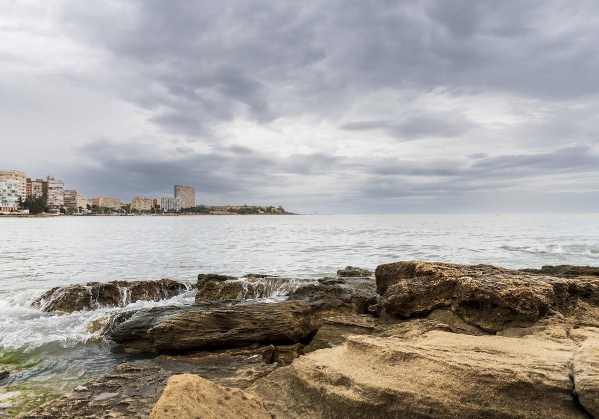 Temporal en las playas de Alicante.