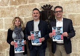 El concejal de Dinamización Económica de Xàbia, Juanlu Cardona; David Cruañes, director consultor de BNI Nado, y Dayana Santacreu.