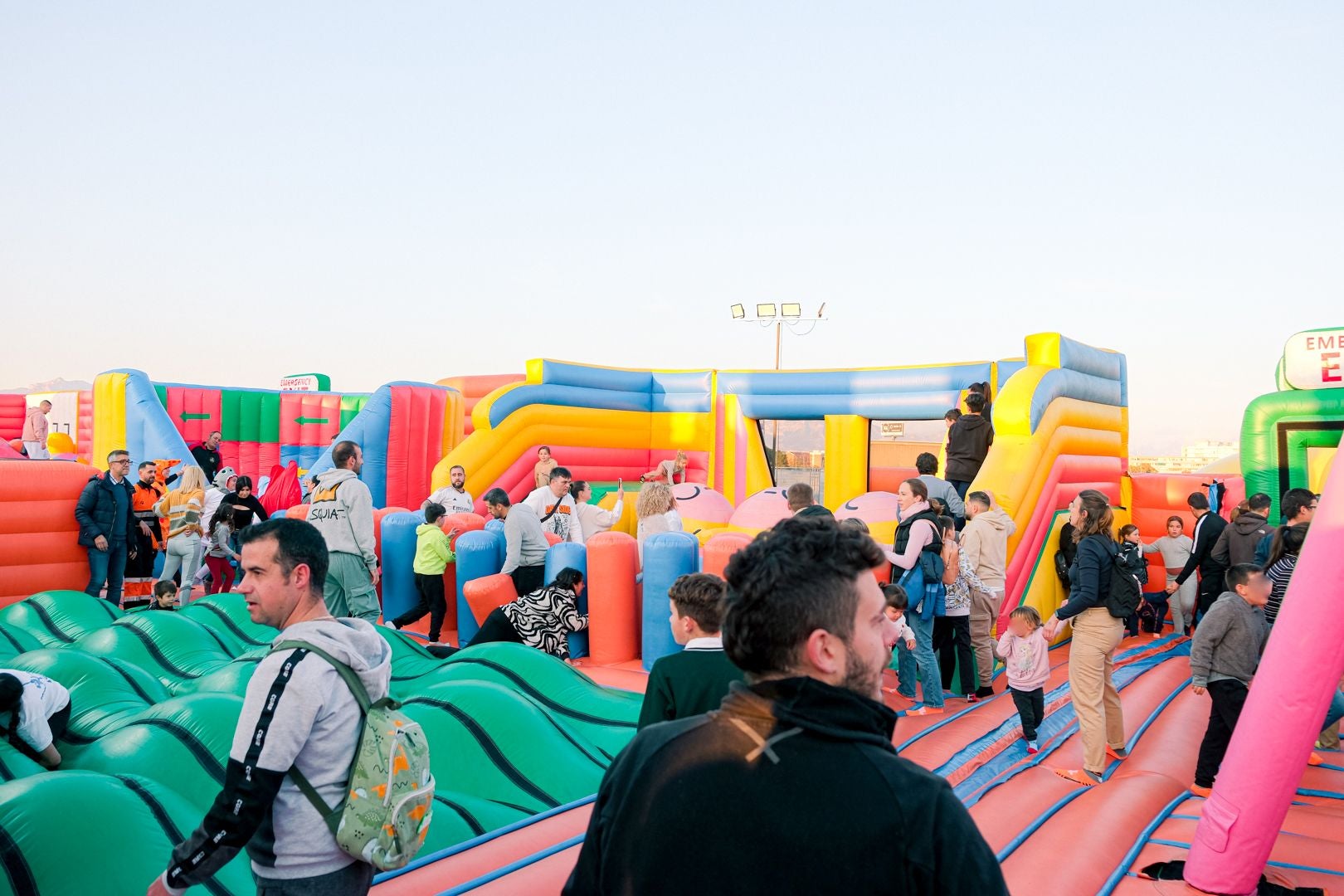 El parque hinchable más grande del mundo ya está en Alicante