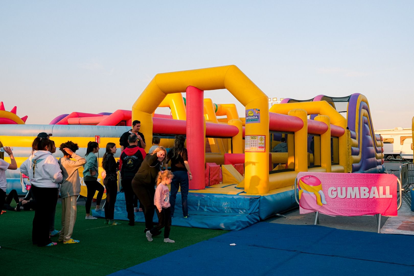 El parque hinchable más grande del mundo ya está en Alicante