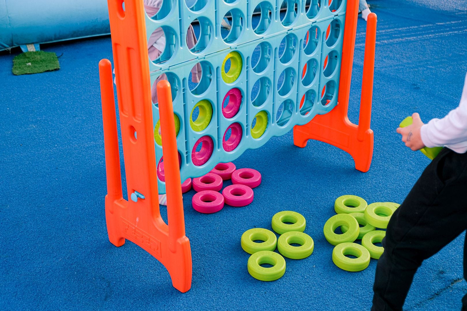 El parque hinchable más grande del mundo ya está en Alicante