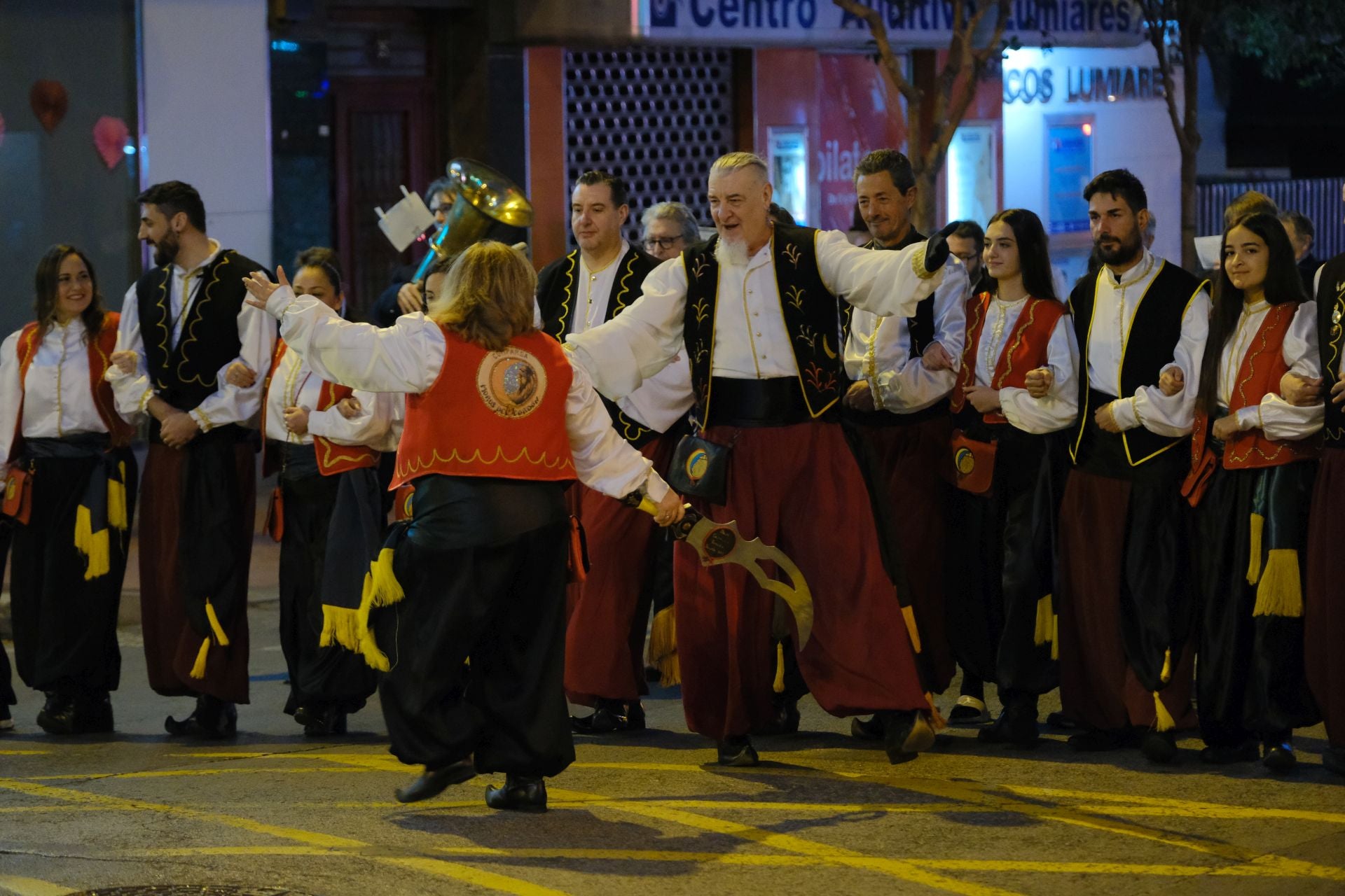 El desfile de Mig Any de los Moros y Cristianos de Altozano, en imágenes