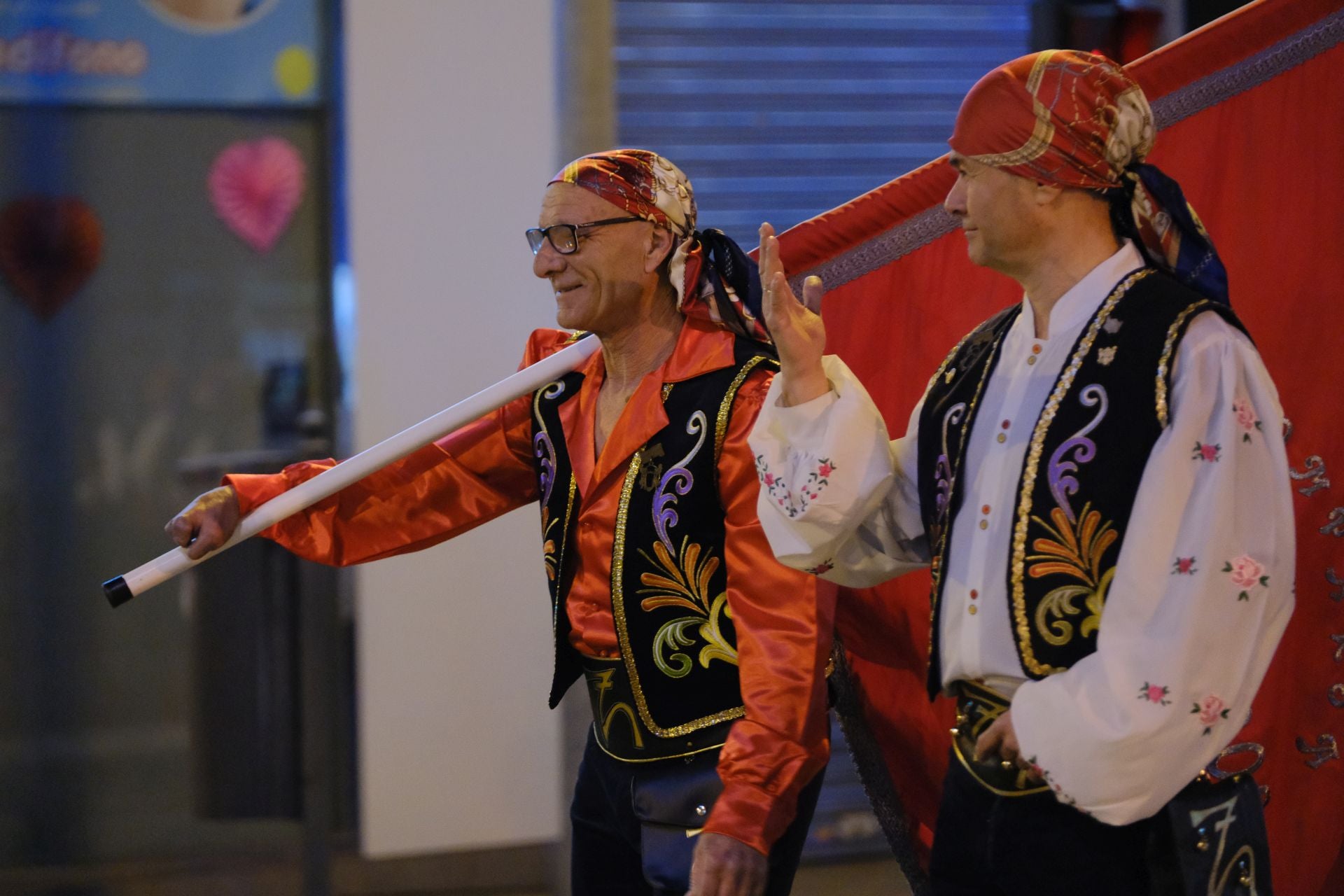 El desfile de Mig Any de los Moros y Cristianos de Altozano, en imágenes