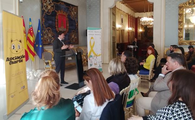 Intervención de Barcala durante el acto celebrado este viernes en el Ayuntamiento de Alicante.