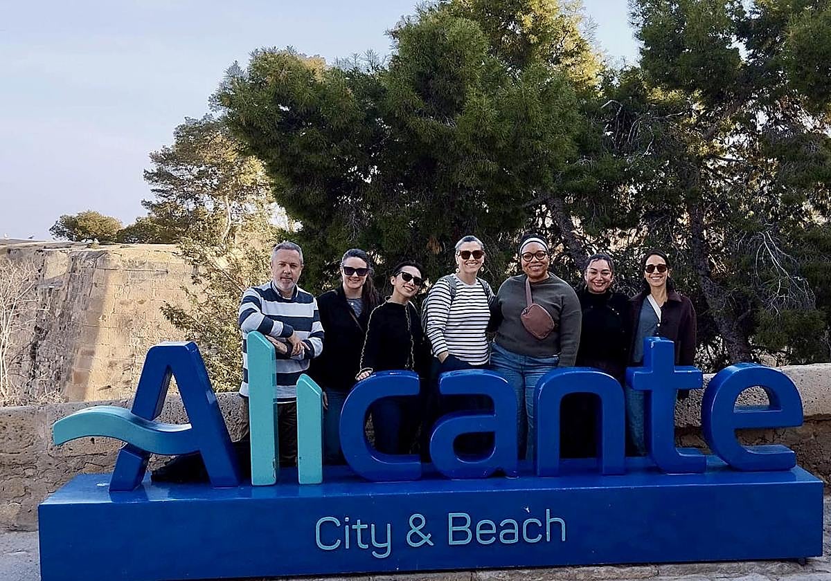 Estudiantes estadounidenses, en el Castillo de Santa Bárbara.