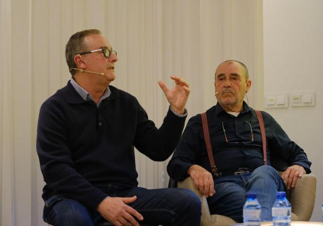 El artista Pedro Espadero con el ceramista Moran Berruti.