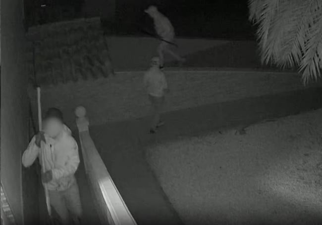 Images from the security circuit before an alleged robbery.