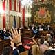 Imagen principal - Alicante aprueba los presupuestos 2025