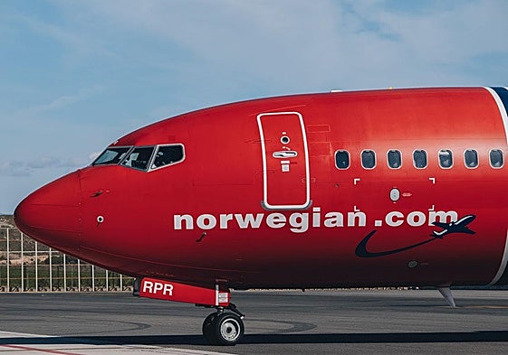 Avión de Norwegian en el aeropuerto de Alicante-Elche.